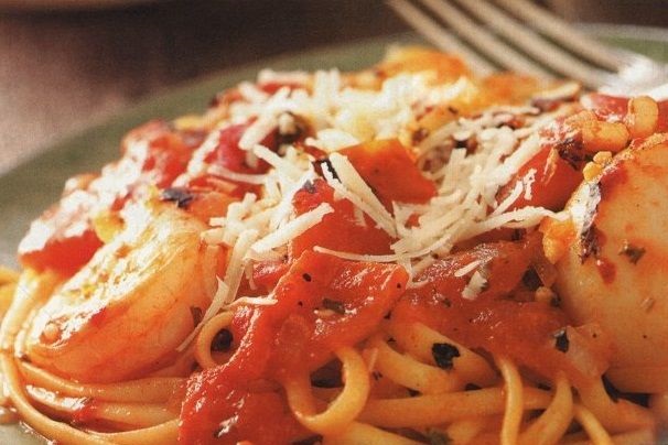 Spaghetti with seafood sauce