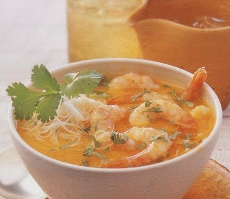 Malay soup with rice noodles and shrimps