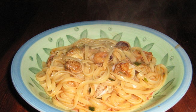 Pasta with sea clams (vongole) and shrimps