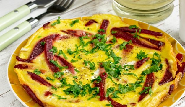 Omelet with beets and mayonnaise