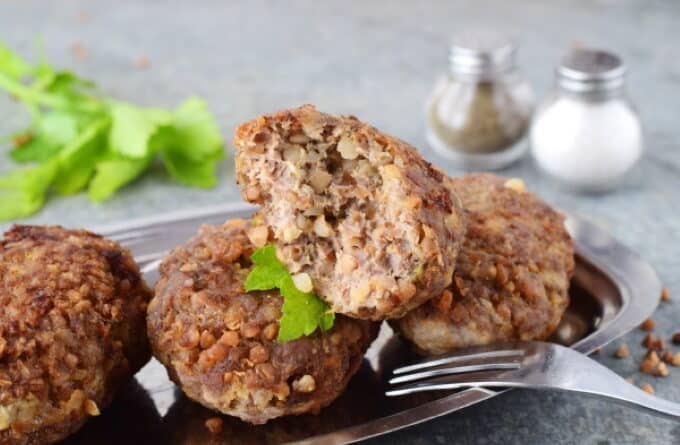Quick buckwheat cutlets with mushrooms