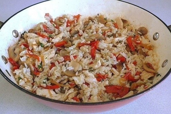 Jasmine rice with vegetables and chicken