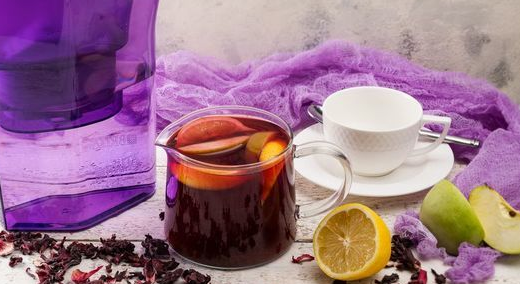Aromatic tea with hibiscus