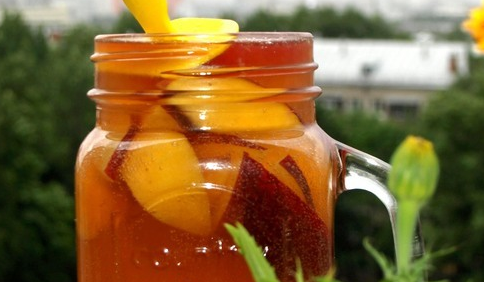 Fruit tea lemonade