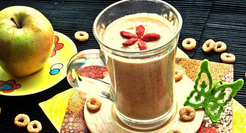 Smoothie with dried apricots, beans and bran