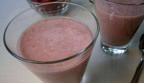 Coconut smoothie with oatmeal