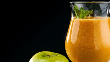 Carrot, celery and apple smoothie