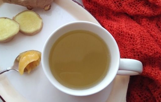 Vitamin drink with ginger