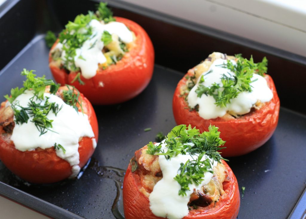 Recipe for stuffed tomatoes with Polish mushrooms