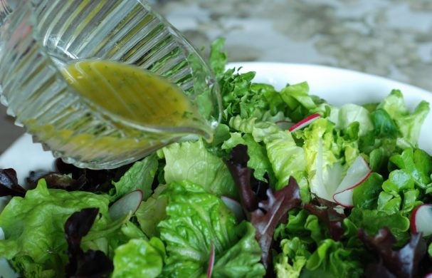 Spring salad with French dressing