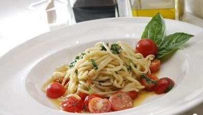 Tasty Spaghetti with cherry tomatoes