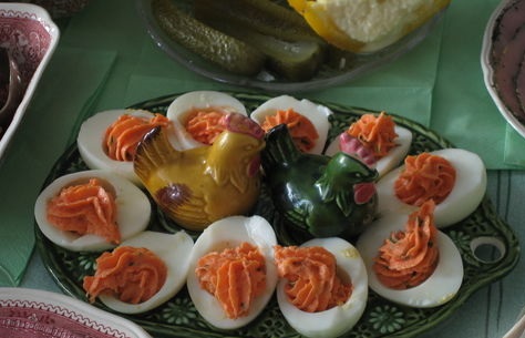 Eggs stuffed with red fish