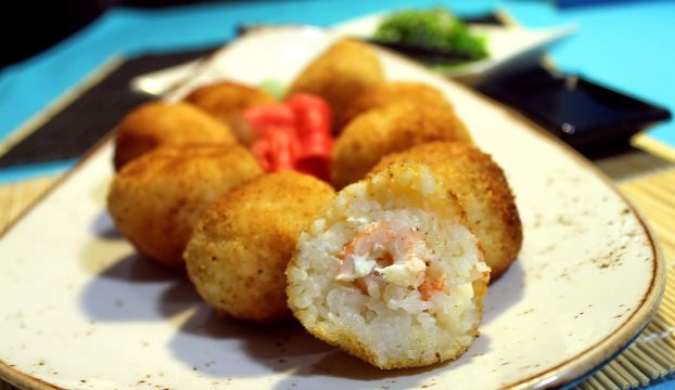 Rice balls with shrimps and curd cheese