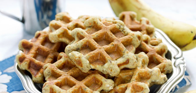 Diet waffles with cottage cheese and banana