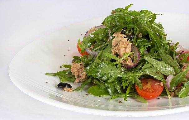 Best Arugula salad with tuna