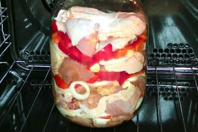 Chicken fillet with vegetables in a jar