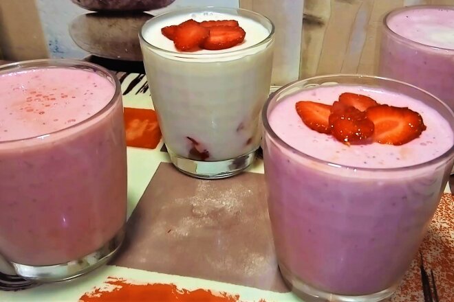 Curd And Sour Cream Dessert With Strawberries, Condensed Milk And Gelatin