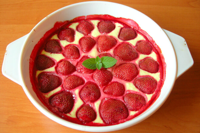 Cottage Cheese Pudding With Strawberries