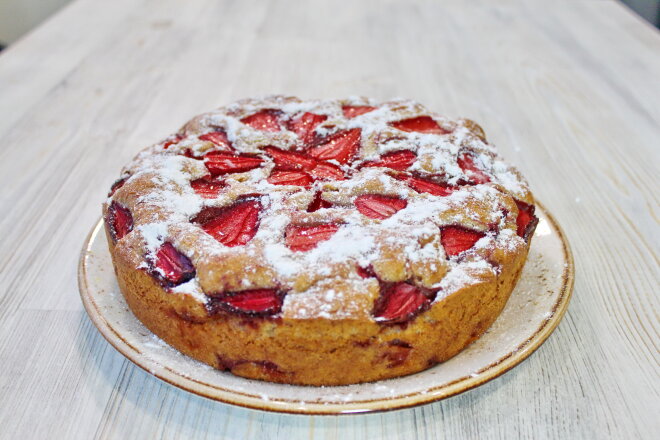 Charlotte With Strawberries On Sour Cream In The Oven