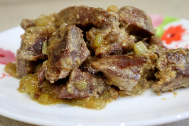 Braised Pork Liver In Sour Cream With Onions