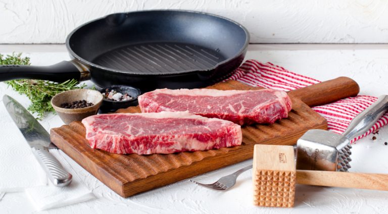 5 Common Mistakes Beginners Make When Frying Steak