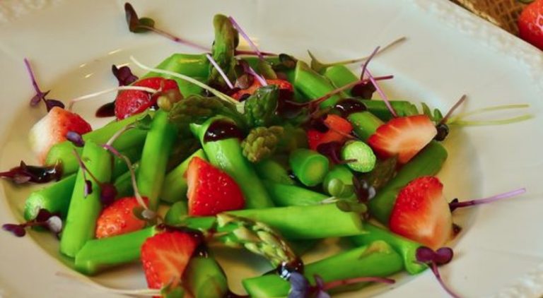 Eating Raw Asparagus: Pros and Cons