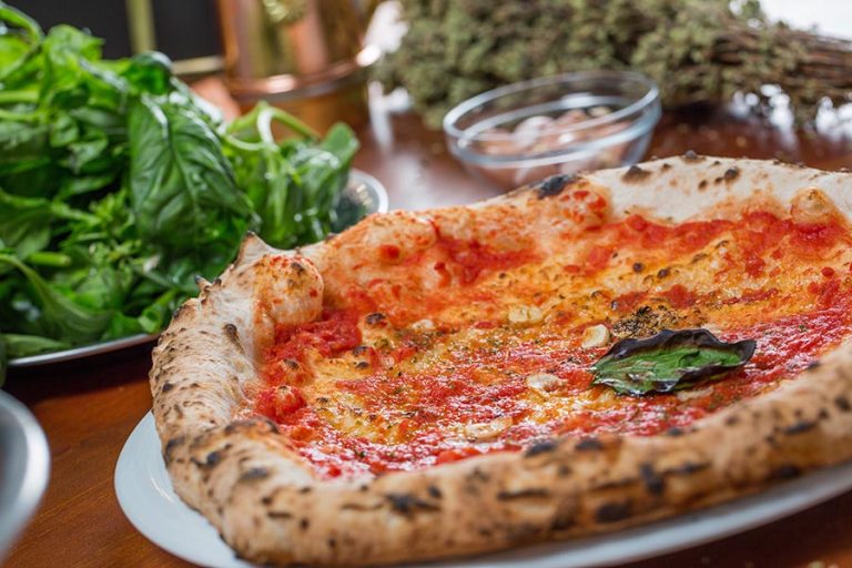 Pizza Marinara: Easy Vegan Recipe