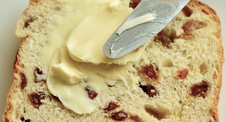 Raisin Mares: A Recipe for the Easter Biscuits