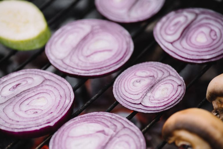 Cutting Onions: Simple Instructions For Fine Cubes