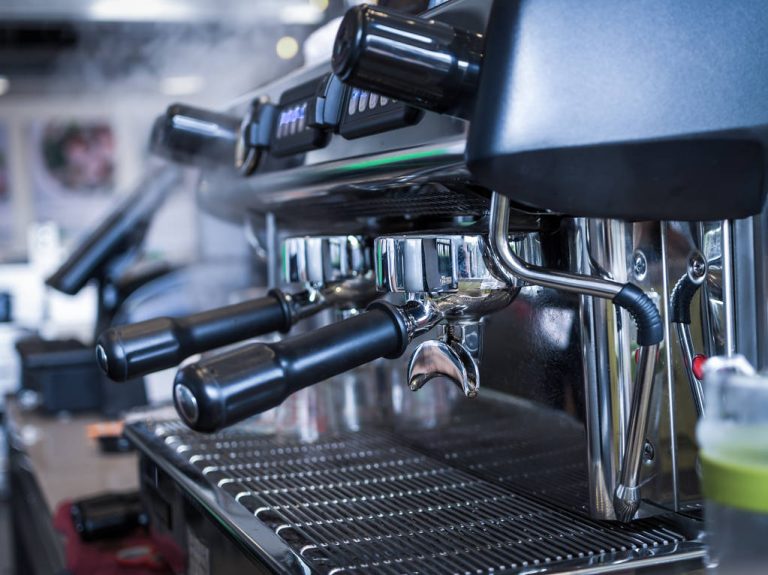 Cleaning the Coffee Machine: the Most Important Information