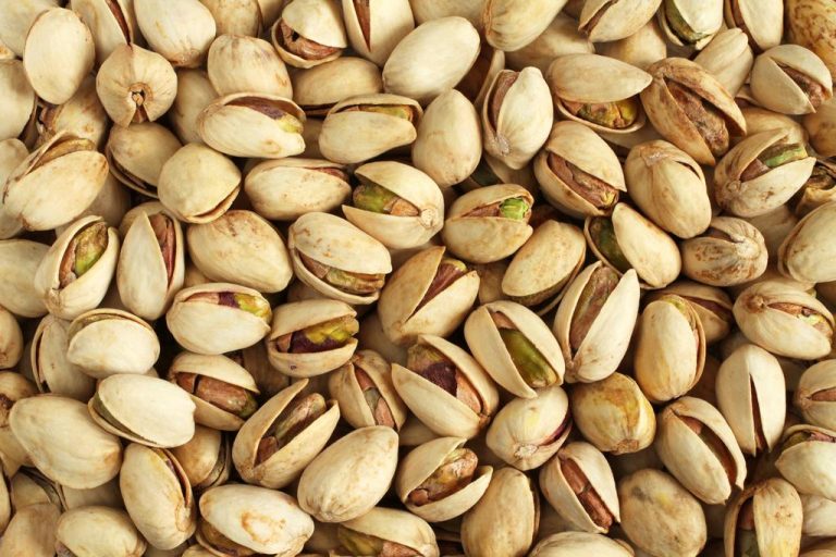 Preventing Alzheimer’s and Dementia: These Foods Are Real Brain Food For Your Brain