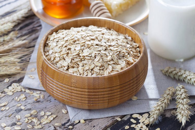 Oat Milk: How Healthy and Environmentally Friendly is The Milk Substitute Actually?