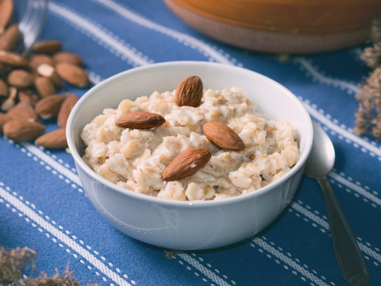 These 6 Foods Satisfy Cravings