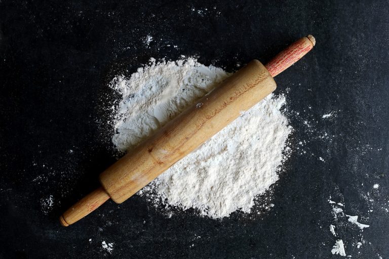 Rice Flour: Nutritional Values, Uses and How to Make Yourself
