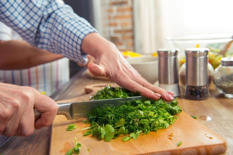 Kitchen Herbs and Their Special Features: The Most Important Ones at a Glance