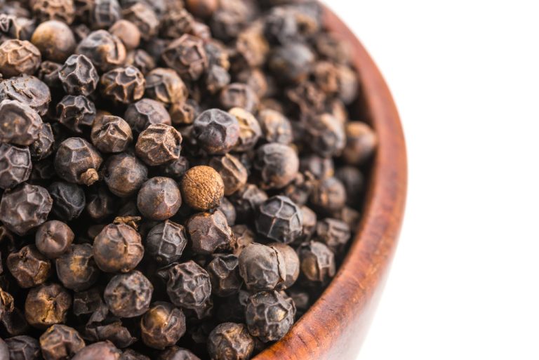 Piperine: Properties, Effects and Where it is