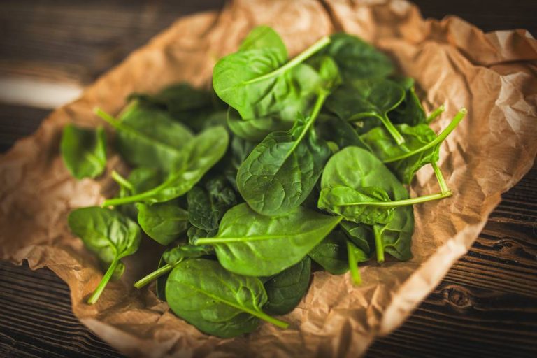 Spinach is Healthy: Nutrients and Iron Content