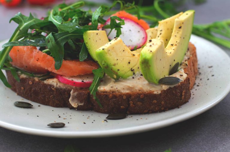Lower Risk of Dementia: These Foods and Nutrients Are Important For Your Brain