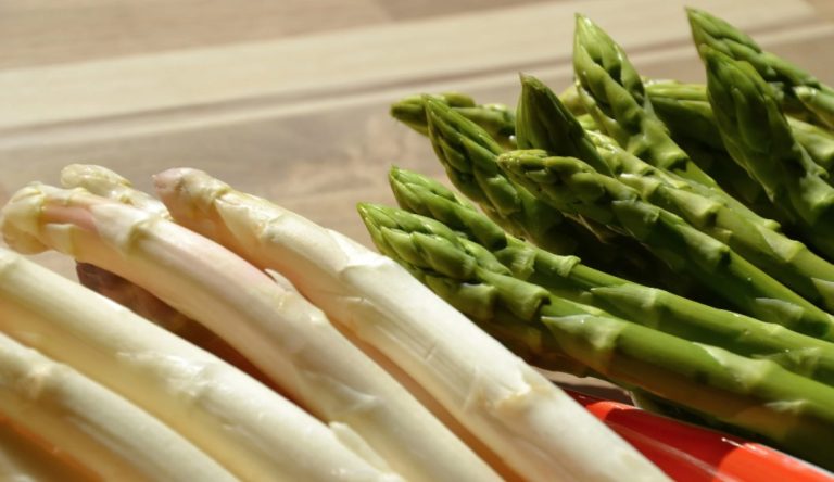 Cooking Asparagus: This is How Long Green and White Asparagus Take