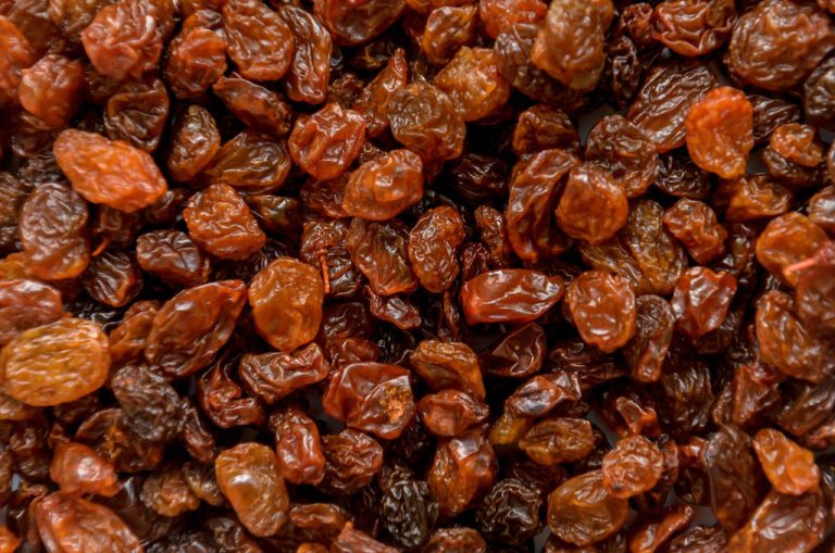 Are Raisins Healthy? Ingredients of The Dried Grapes