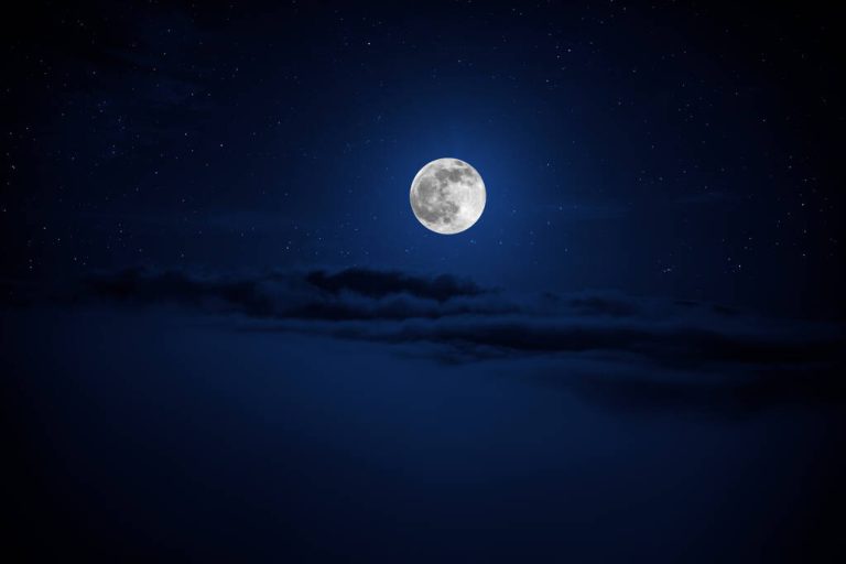 Living With The Lunar Cycle: What Effects Can The Moon Have in Which Areas?
