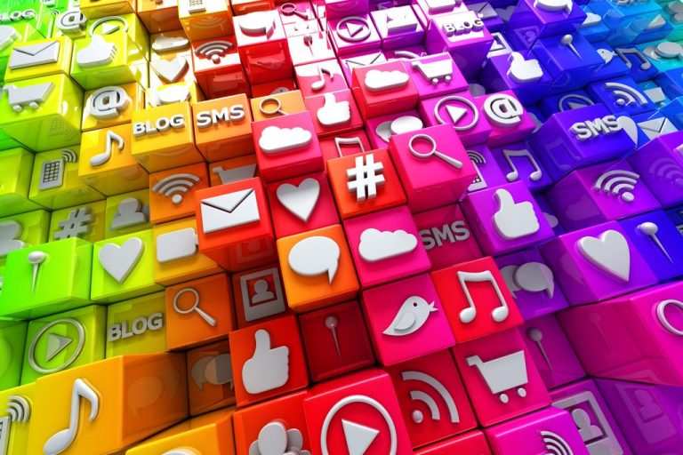 Social Media is so Dangerous For The Psyche – Tips For a Healthier Use of Instagram & Co.