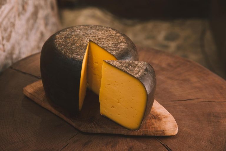 Cheese Rind: Which Ones Are Edible and Which Are Better Not?