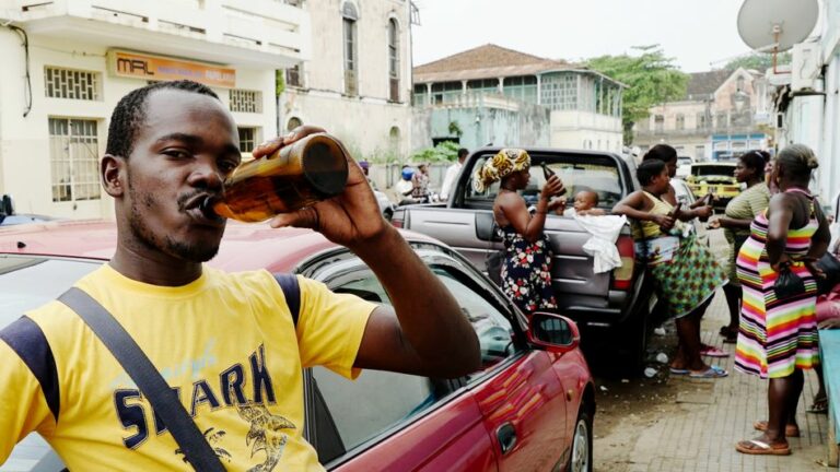 What are the popular beverages in São Tomé and PrÃncipe?