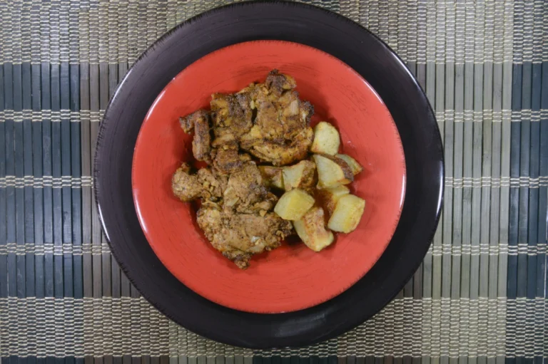 Can you recommend some traditional Palauan dishes that showcase the country’s culinary heritage?