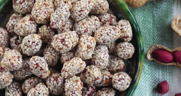 Are there any Uzbek desserts or sweet treats?