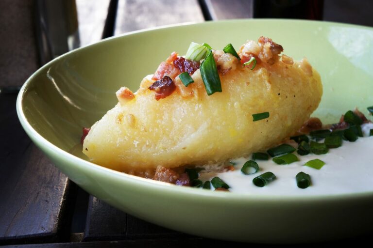 Are there any unique ingredients or flavors used in Lithuanian cooking?