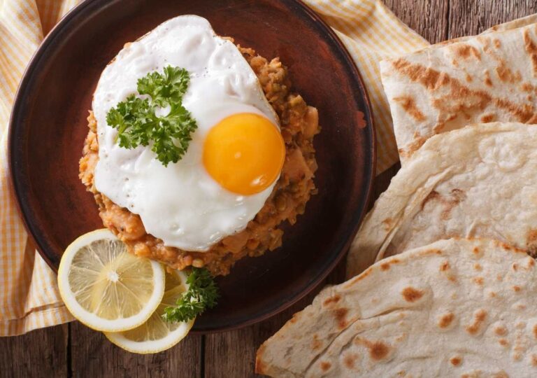 What are some Syrian dishes that are popular during festive occasions or celebrations?