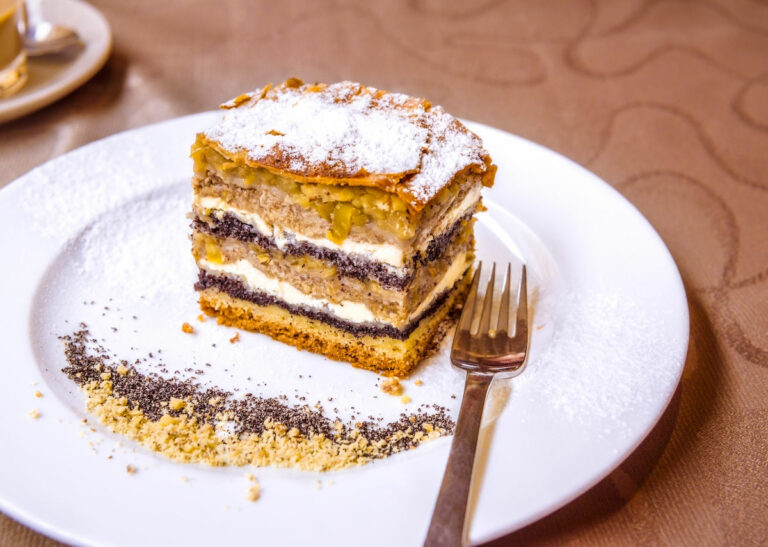 What are the typical desserts or sweets in Slovenian cuisine?