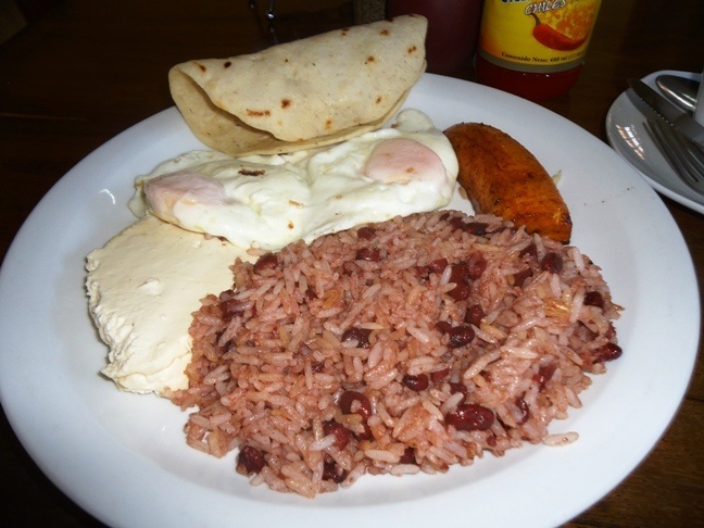 Can you tell me about the influence of Indigenous and Spanish cuisine on Nicaraguan cuisine?